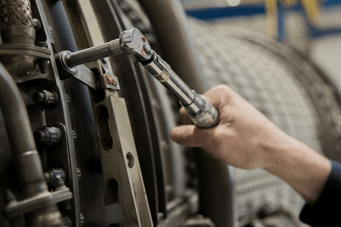 how to work with a torque wrench