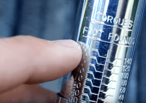 how to use a torque wrench inch pounds