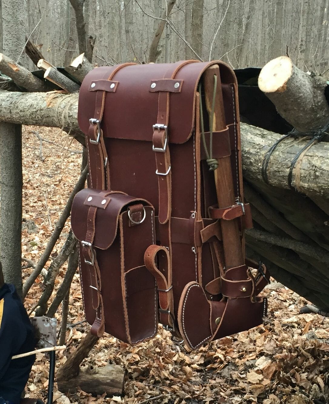 bushcraft backpack with axe holder 1
