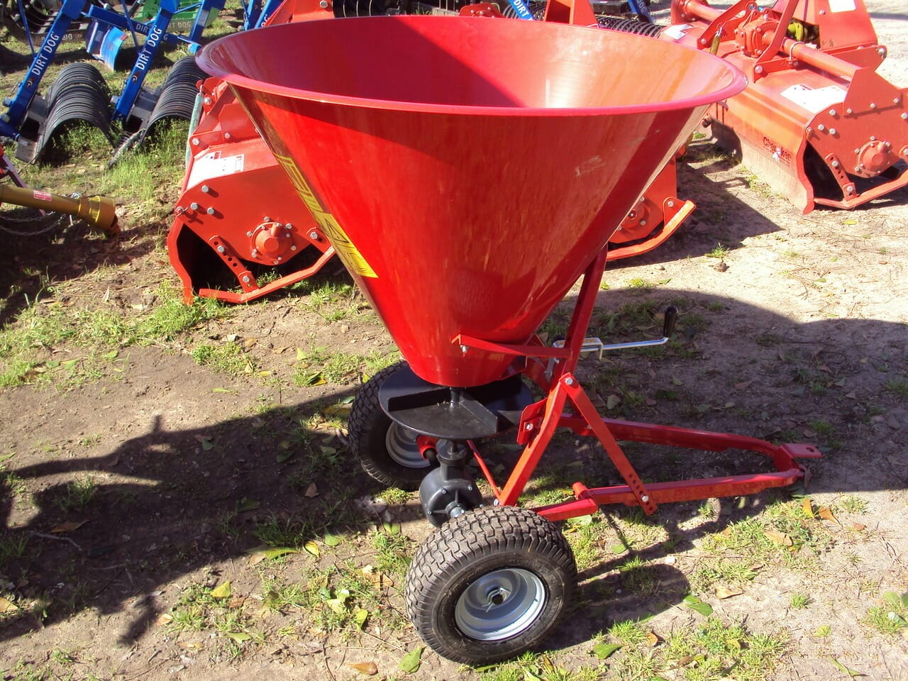 pull behind fertilizer spreader 1