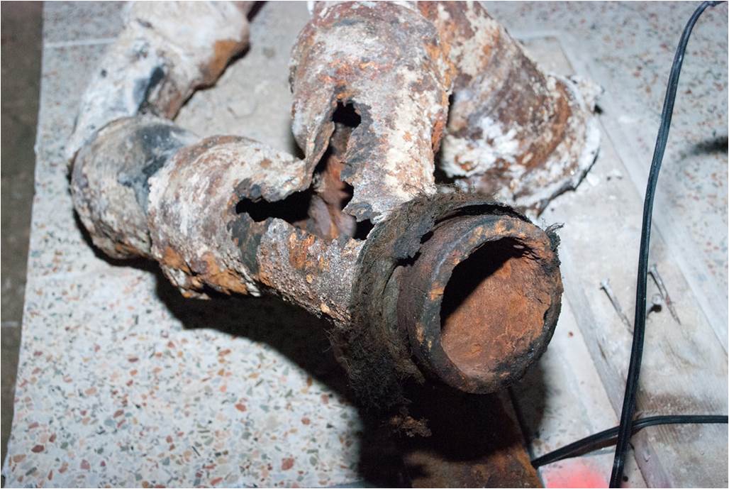 liquid drain cleaner for cast iron pipes 2