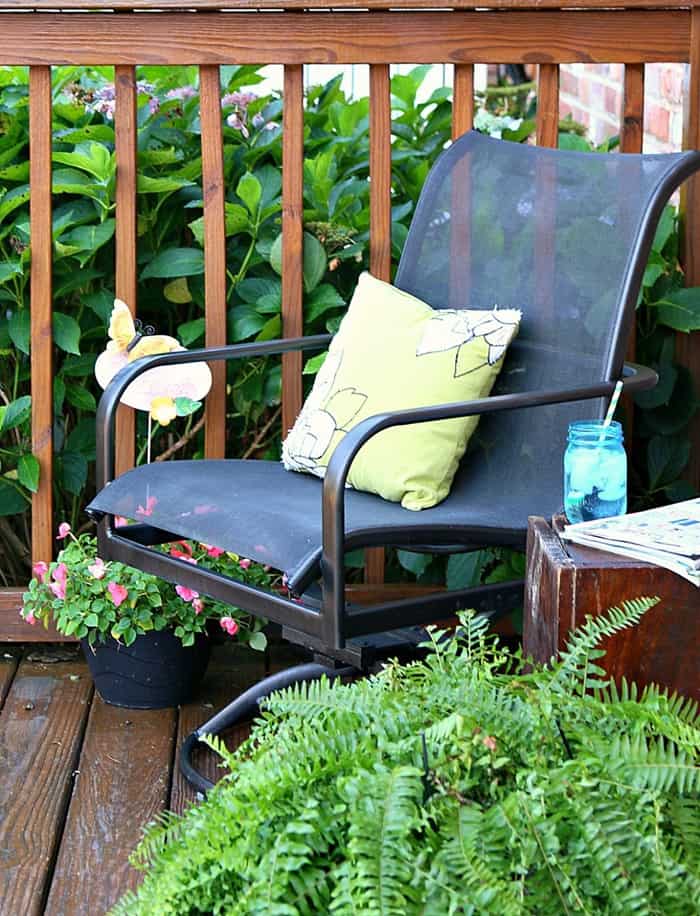 spray paint for mesh patio chairs 1