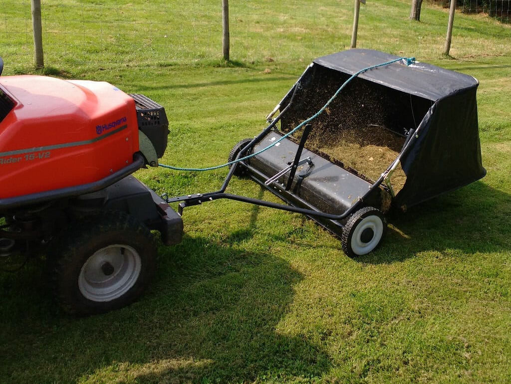 lawn sweeper for grass clippings 2