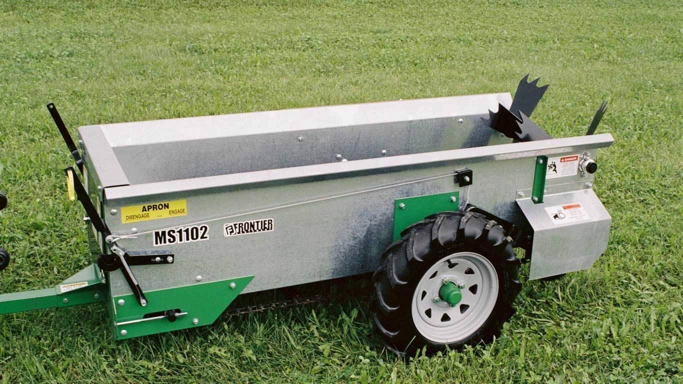 small manure spreader 1